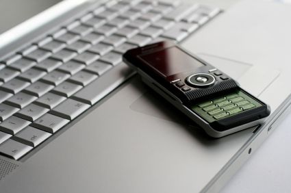 istock_keyboard_and_phone.jpg