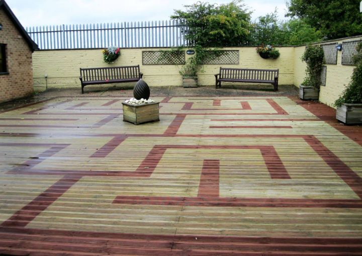 the_hayes_outdoor_labyrinth_2.jpg